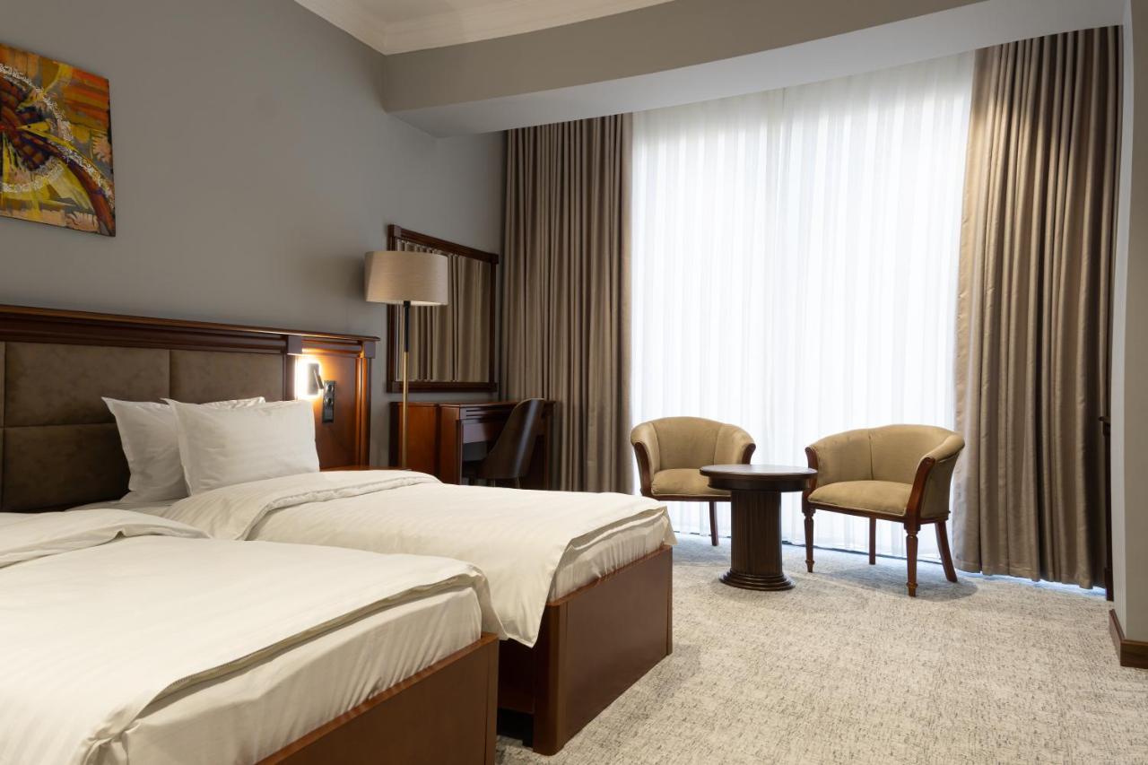 Hotel Mir Luxe Plaza à Tachkent Extérieur photo