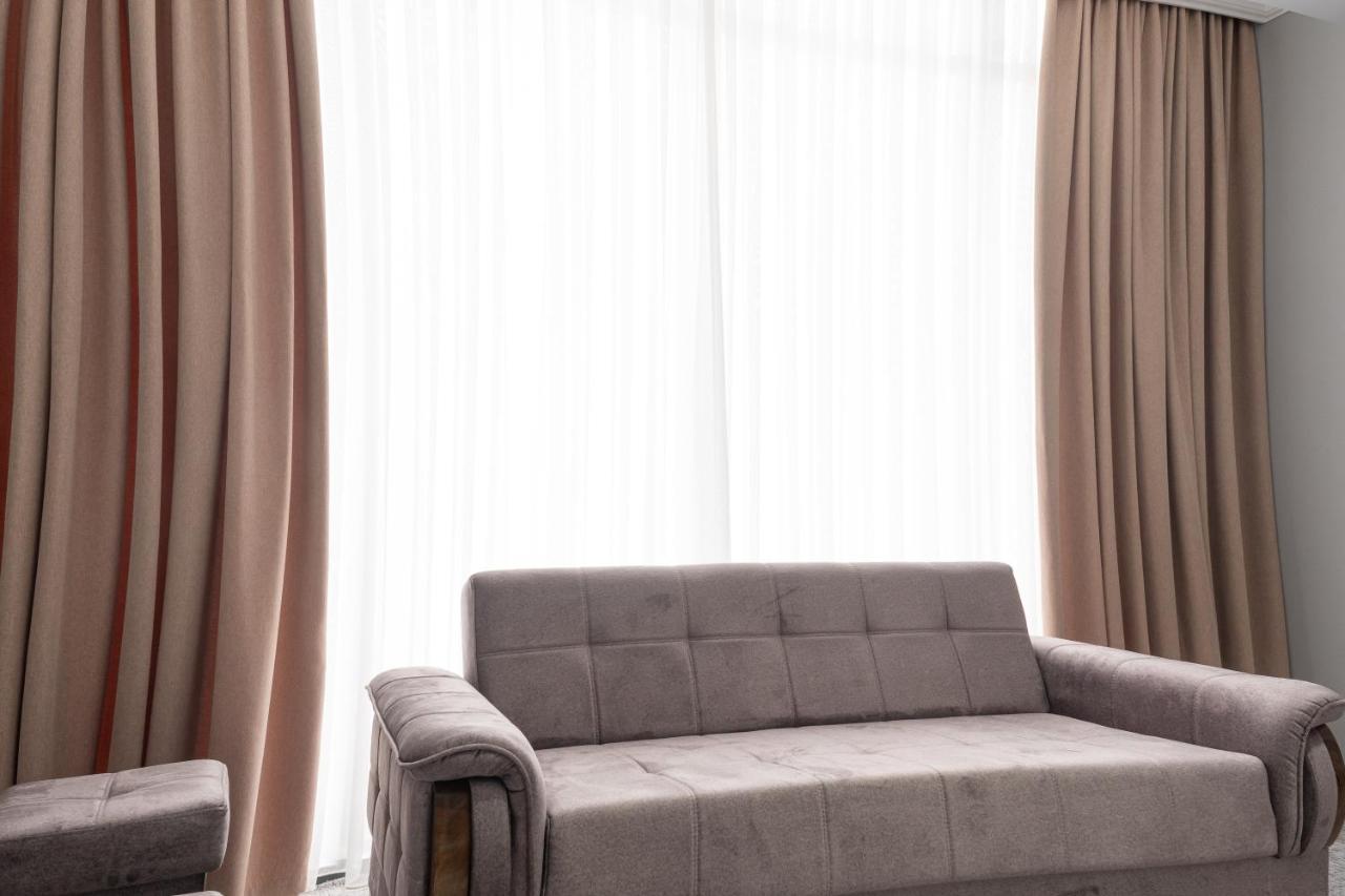 Hotel Mir Luxe Plaza à Tachkent Extérieur photo