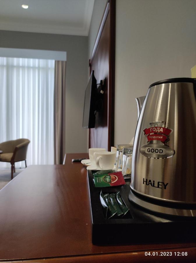 Hotel Mir Luxe Plaza à Tachkent Extérieur photo