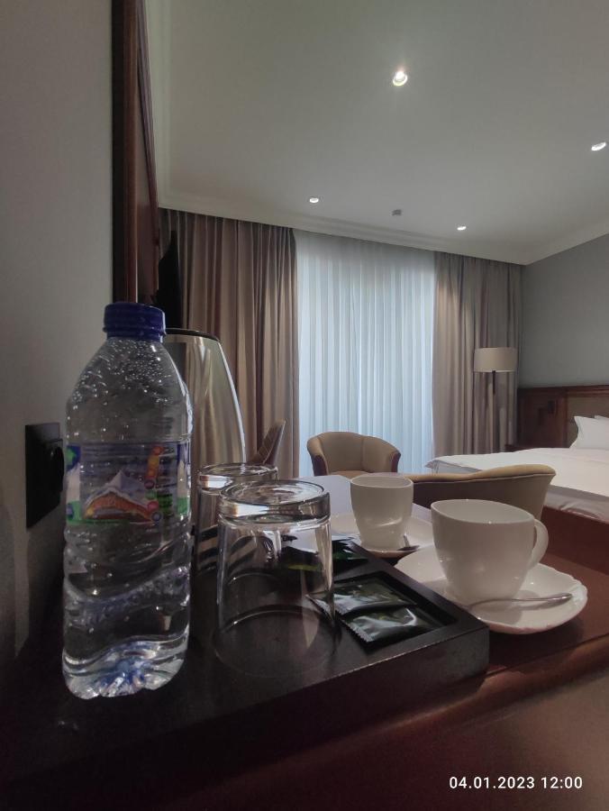 Hotel Mir Luxe Plaza à Tachkent Extérieur photo