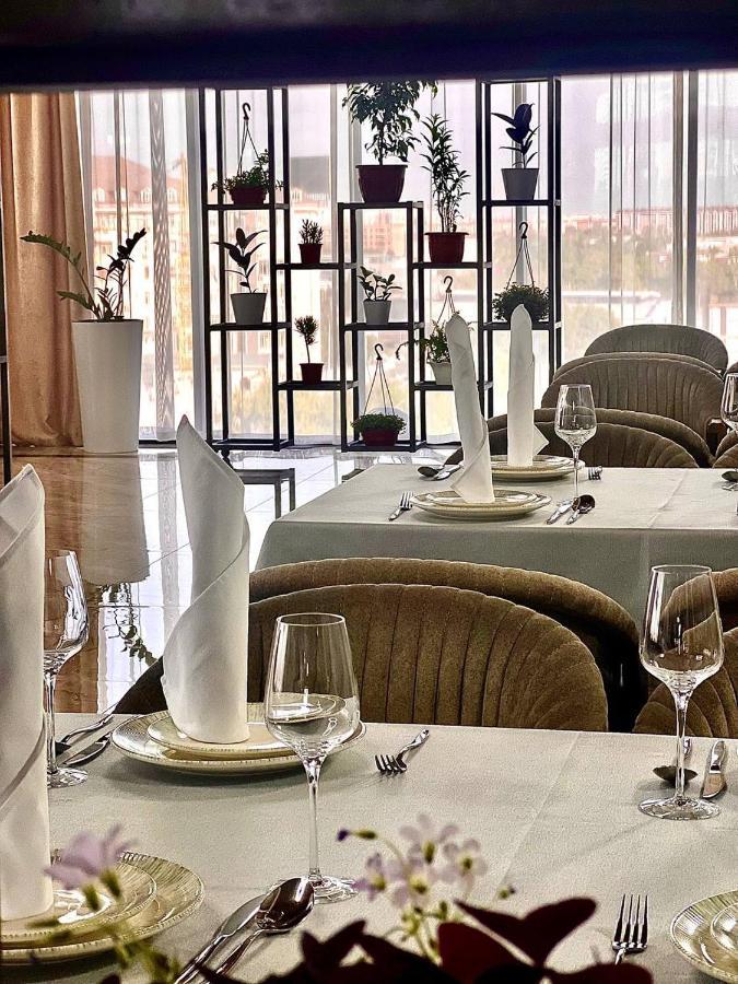 Hotel Mir Luxe Plaza à Tachkent Extérieur photo