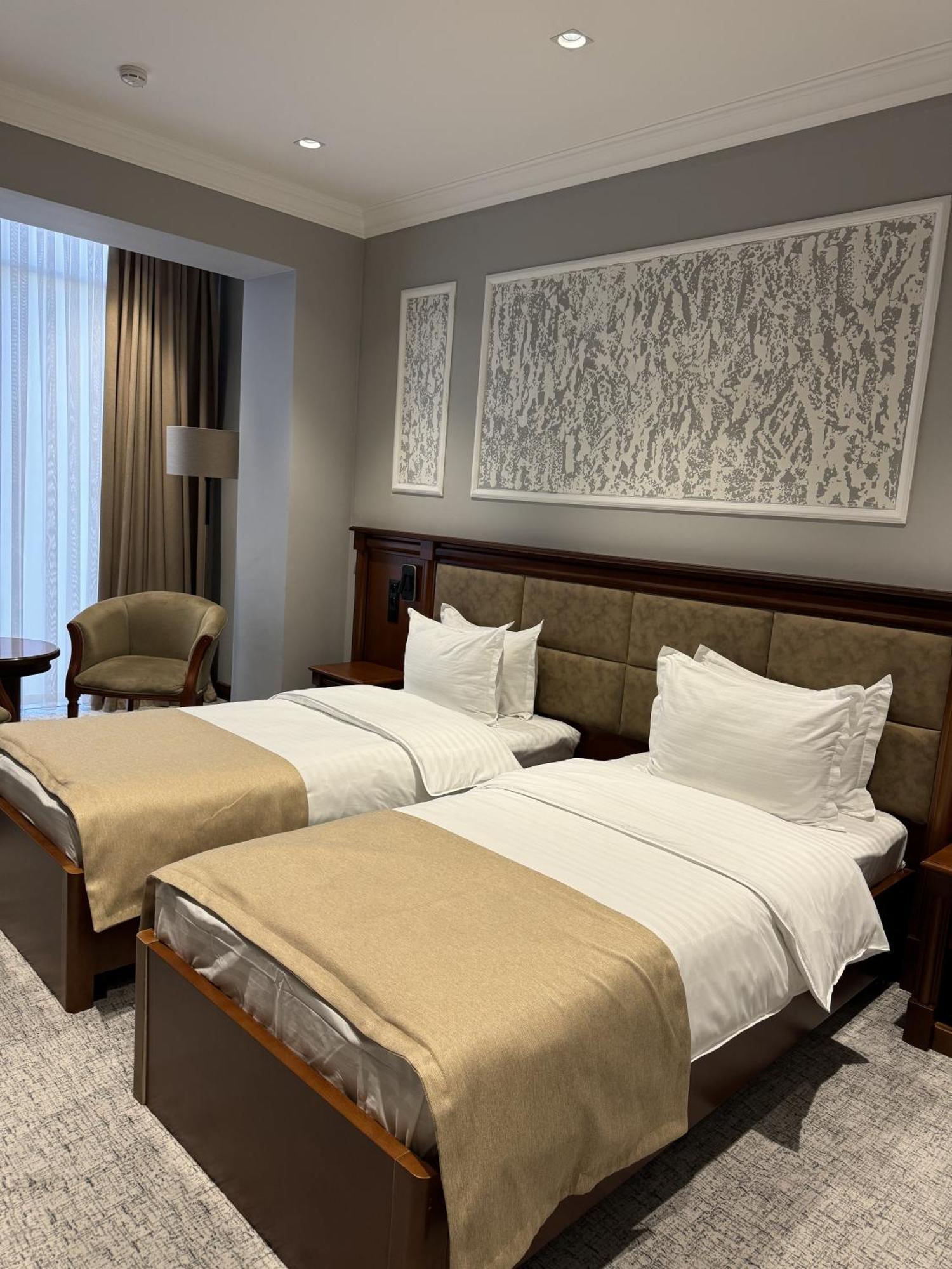 Hotel Mir Luxe Plaza à Tachkent Extérieur photo