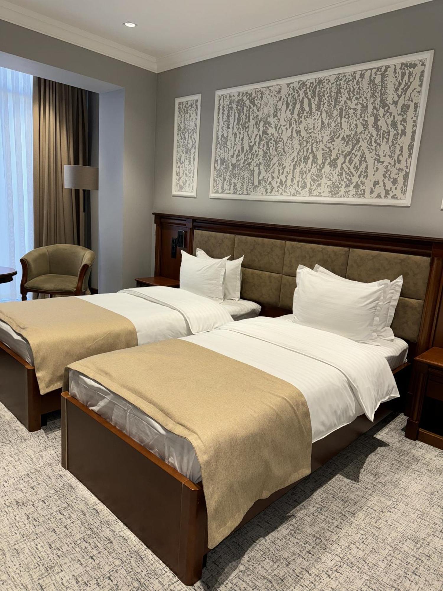 Hotel Mir Luxe Plaza à Tachkent Extérieur photo
