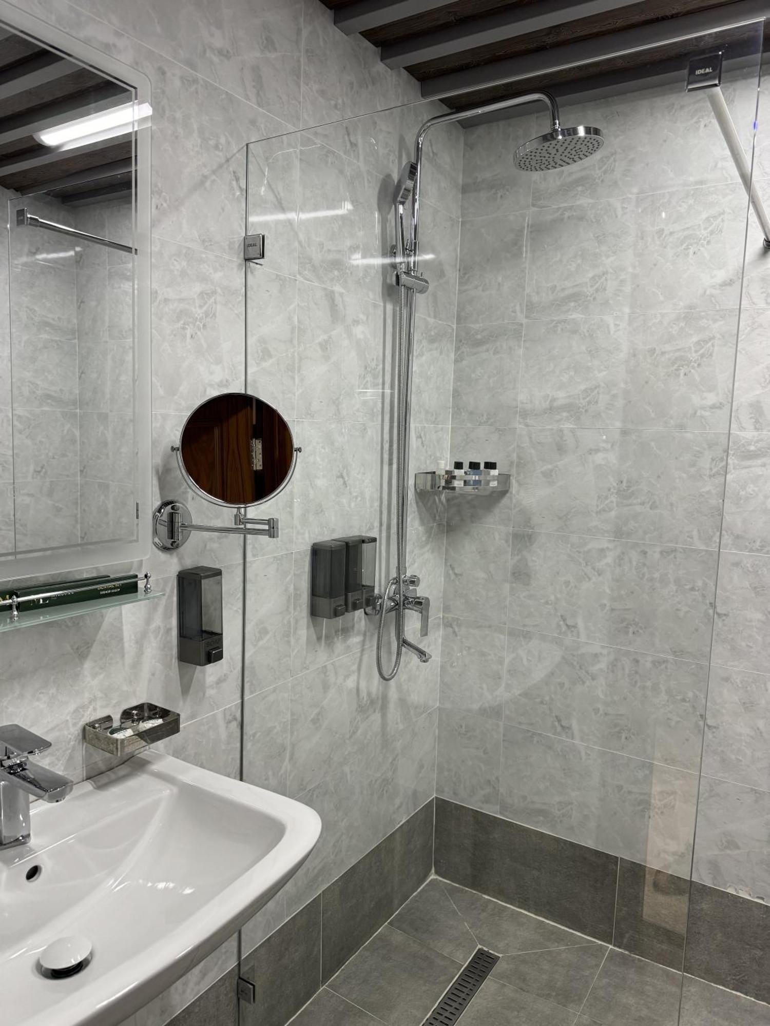 Hotel Mir Luxe Plaza à Tachkent Extérieur photo