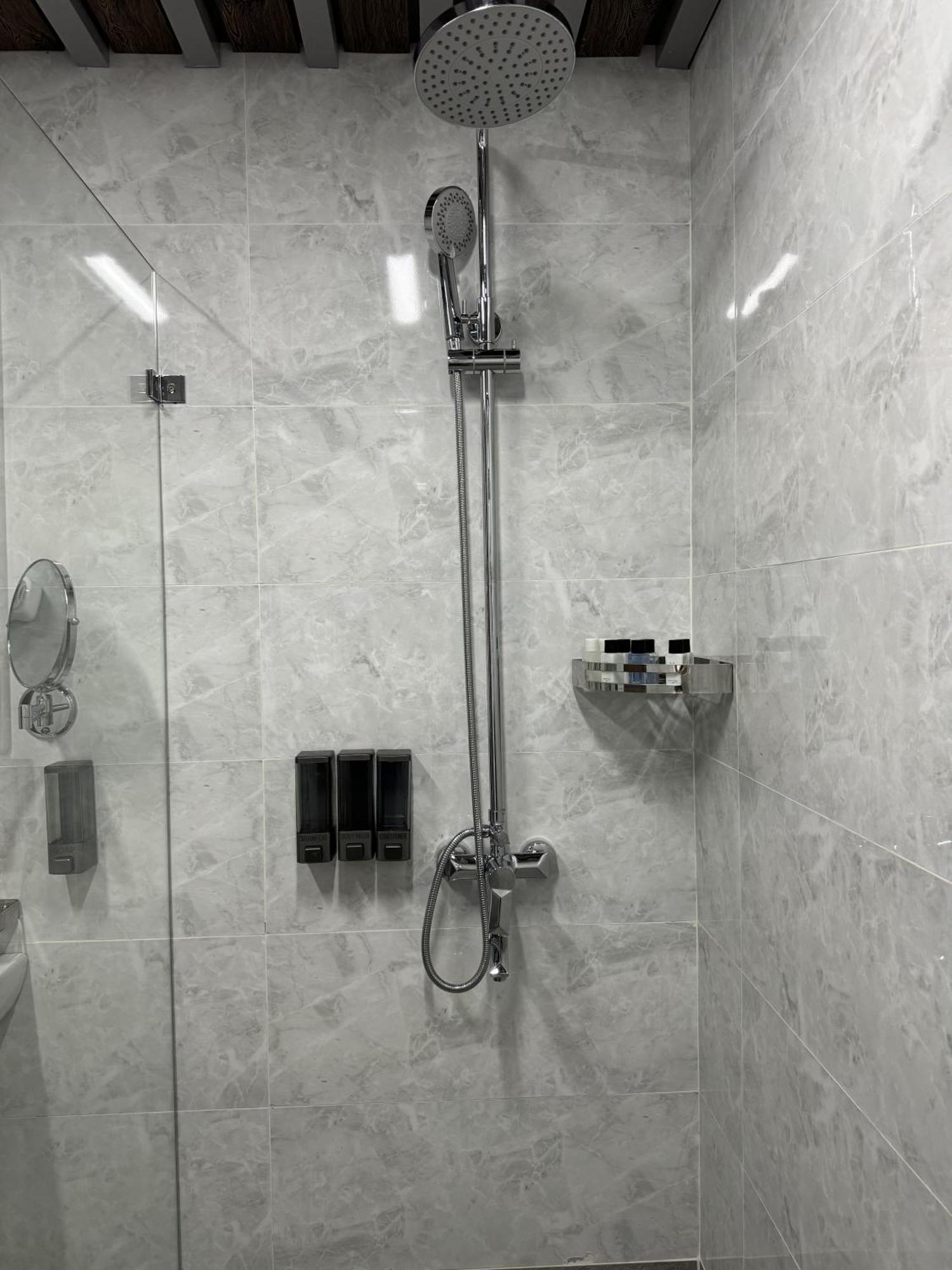 Hotel Mir Luxe Plaza à Tachkent Extérieur photo