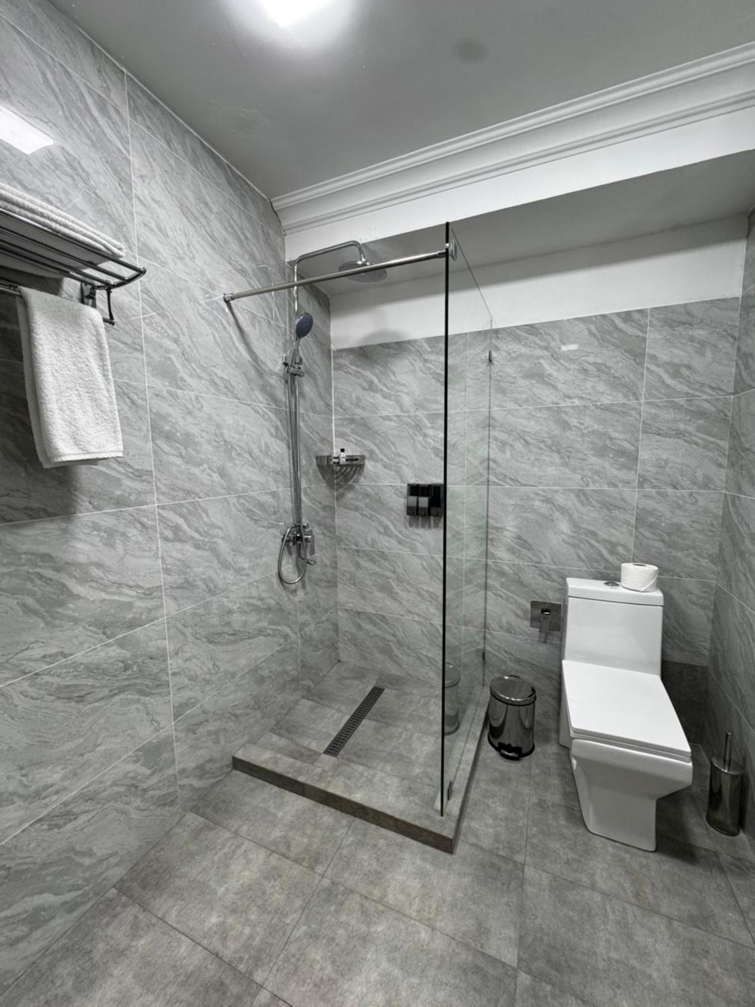Hotel Mir Luxe Plaza à Tachkent Extérieur photo